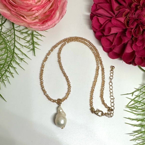Jewelry - NEW⚜️Baroque Pearl Crystal Beaded Necklace